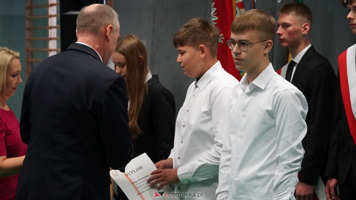 Metalówka ma skarb! Do szkoły trafiła pamiątka dr Psarskiego [15.10] - zdjęcie #94 - eOstroleka.pl