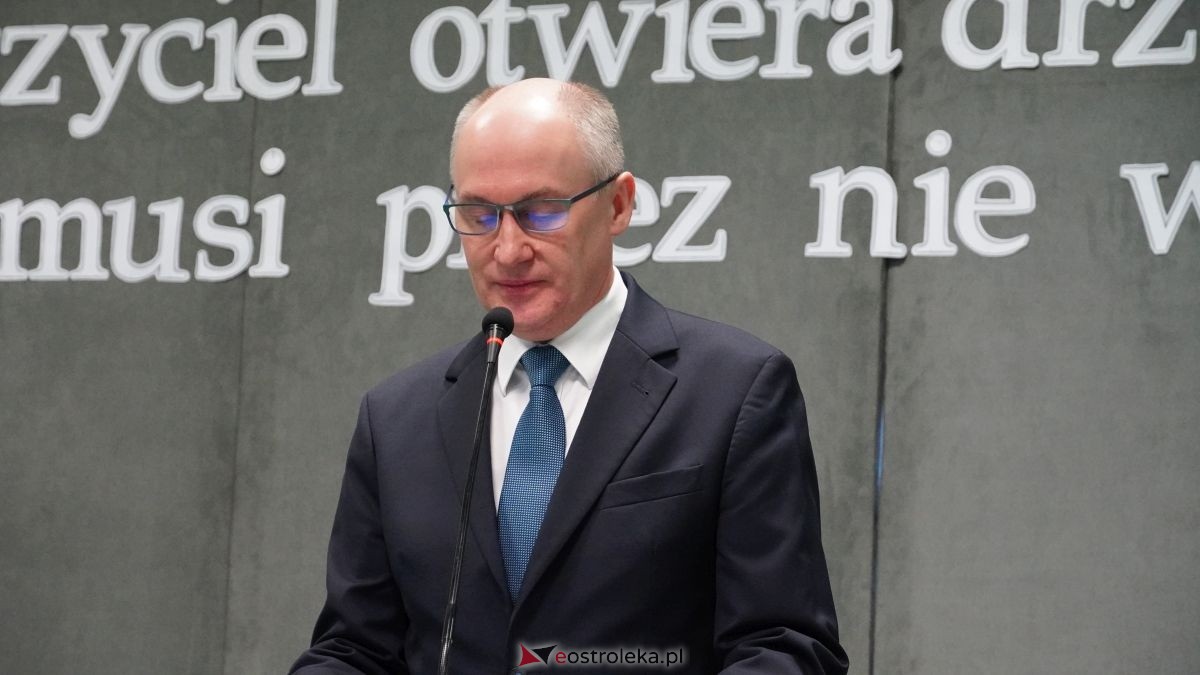 Metalówka ma skarb! Do szkoły trafiła pamiątka dr Psarskiego [15.10] - zdjęcie #85 - eOstroleka.pl