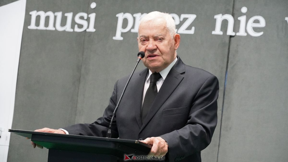 Metalówka ma skarb! Do szkoły trafiła pamiątka dr Psarskiego [15.10] - zdjęcie #82 - eOstroleka.pl