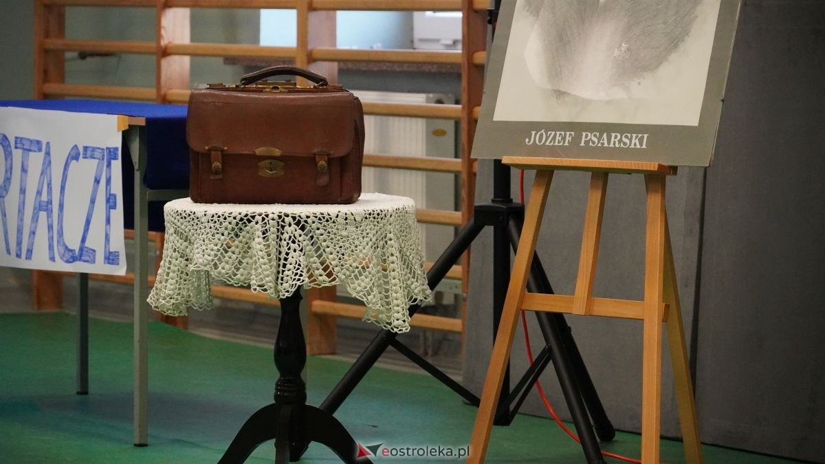 Metalówka ma skarb! Do szkoły trafiła pamiątka dr Psarskiego [15.10] - zdjęcie #79 - eOstroleka.pl