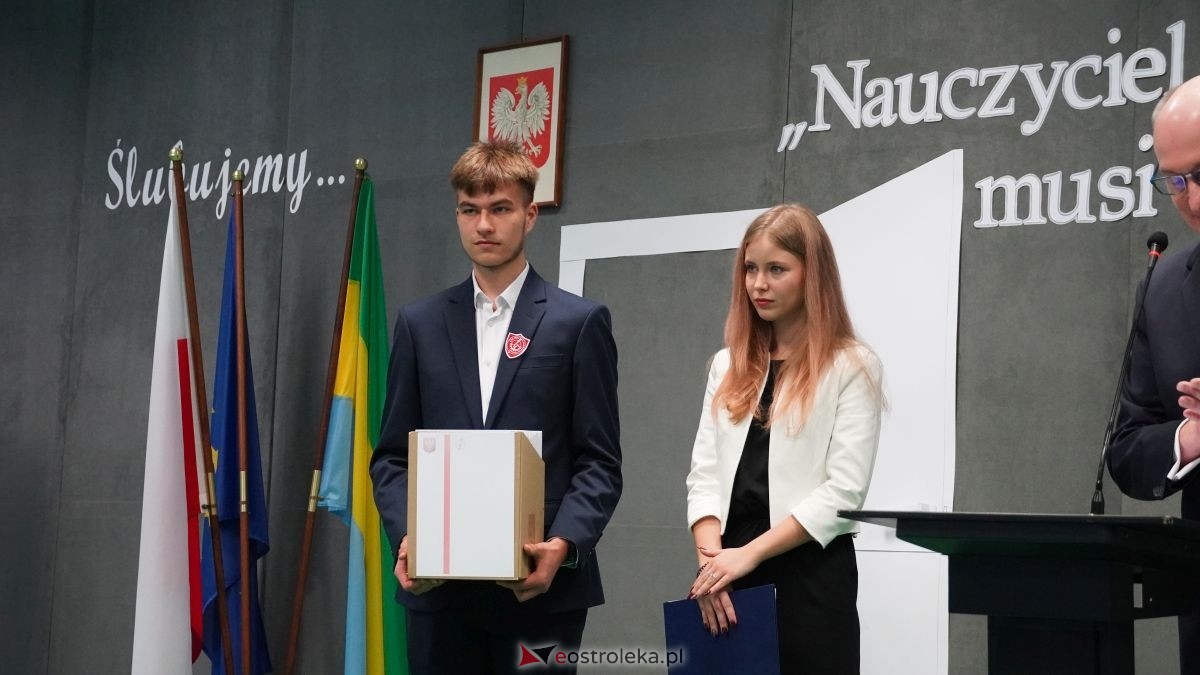 Metalówka ma skarb! Do szkoły trafiła pamiątka dr Psarskiego [15.10] - zdjęcie #73 - eOstroleka.pl