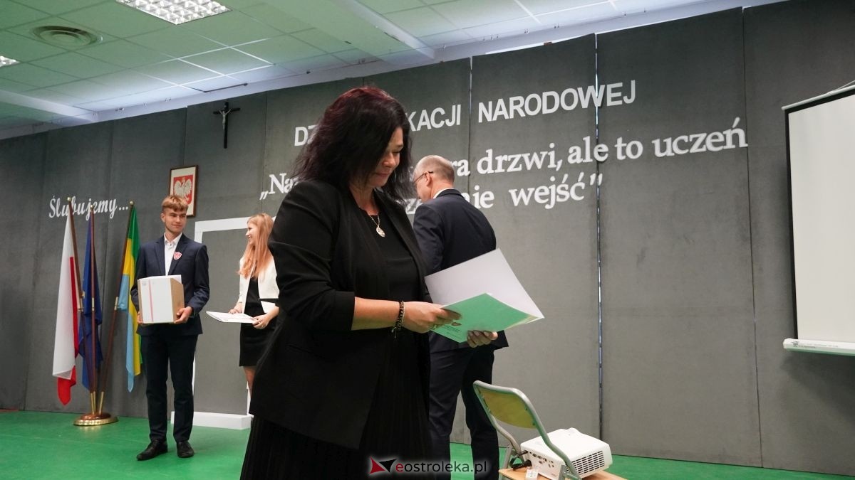 Metalówka ma skarb! Do szkoły trafiła pamiątka dr Psarskiego [15.10] - zdjęcie #72 - eOstroleka.pl