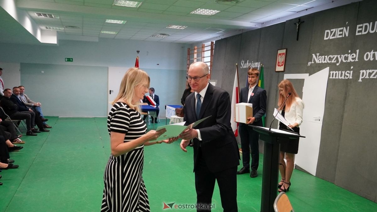 Metalówka ma skarb! Do szkoły trafiła pamiątka dr Psarskiego [15.10] - zdjęcie #71 - eOstroleka.pl