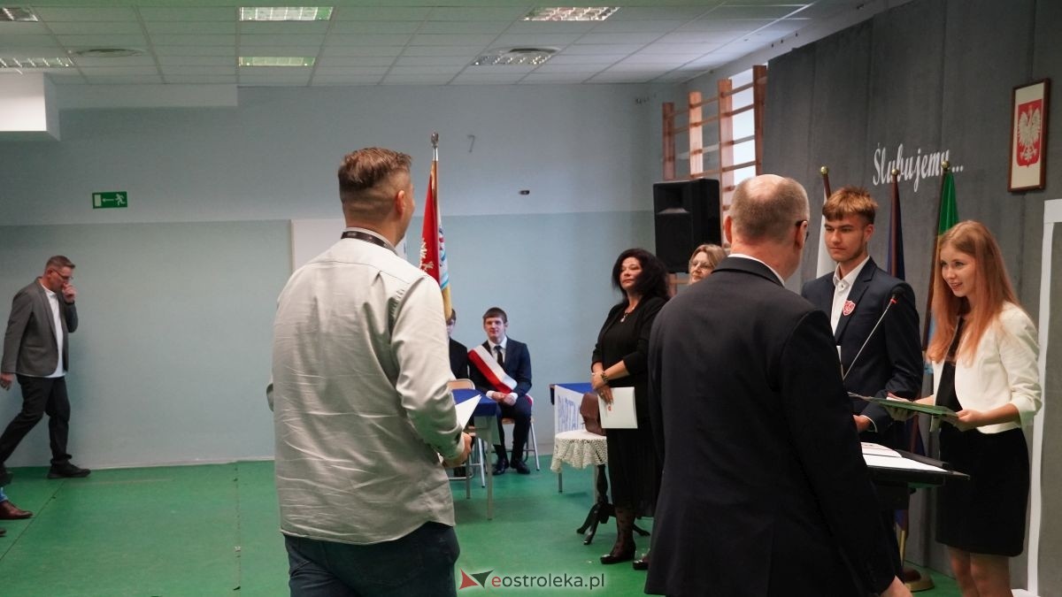 Metalówka ma skarb! Do szkoły trafiła pamiątka dr Psarskiego [15.10] - zdjęcie #69 - eOstroleka.pl