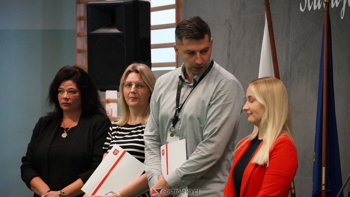 Metalówka ma skarb! Do szkoły trafiła pamiątka dr Psarskiego [15.10] - zdjęcie #67 - eOstroleka.pl