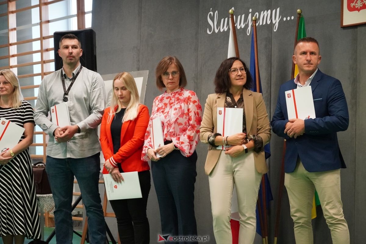 Metalówka ma skarb! Do szkoły trafiła pamiątka dr Psarskiego [15.10] - zdjęcie #65 - eOstroleka.pl