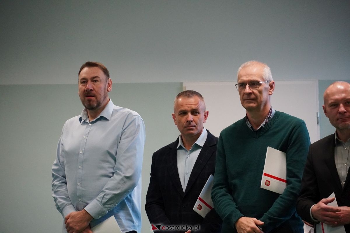 Metalówka ma skarb! Do szkoły trafiła pamiątka dr Psarskiego [15.10] - zdjęcie #64 - eOstroleka.pl