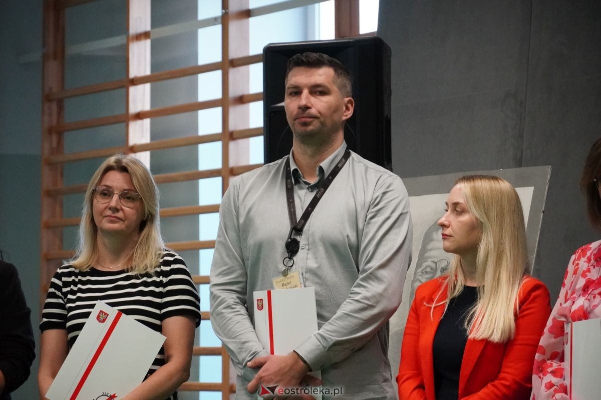 Metalówka ma skarb! Do szkoły trafiła pamiątka dr Psarskiego [15.10] - zdjęcie #62 - eOstroleka.pl