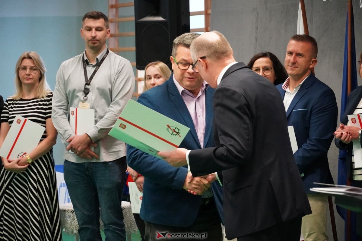 Metalówka ma skarb! Do szkoły trafiła pamiątka dr Psarskiego [15.10] - zdjęcie #56 - eOstroleka.pl