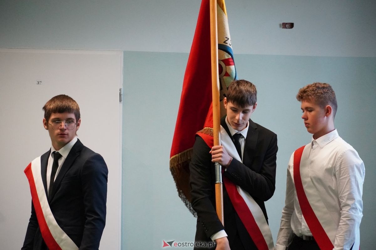 Metalówka ma skarb! Do szkoły trafiła pamiątka dr Psarskiego [15.10] - zdjęcie #49 - eOstroleka.pl