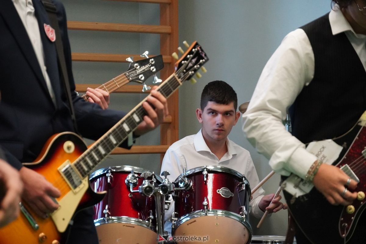 Metalówka ma skarb! Do szkoły trafiła pamiątka dr Psarskiego [15.10] - zdjęcie #43 - eOstroleka.pl