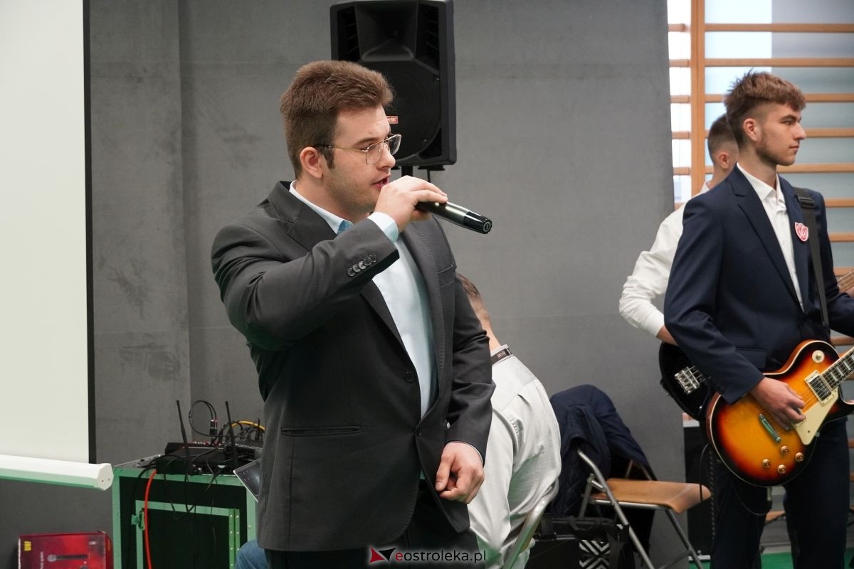 Metalówka ma skarb! Do szkoły trafiła pamiątka dr Psarskiego [15.10] - zdjęcie #39 - eOstroleka.pl