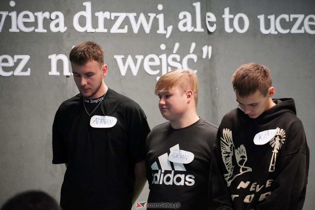 Metalówka ma skarb! Do szkoły trafiła pamiątka dr Psarskiego [15.10] - zdjęcie #32 - eOstroleka.pl