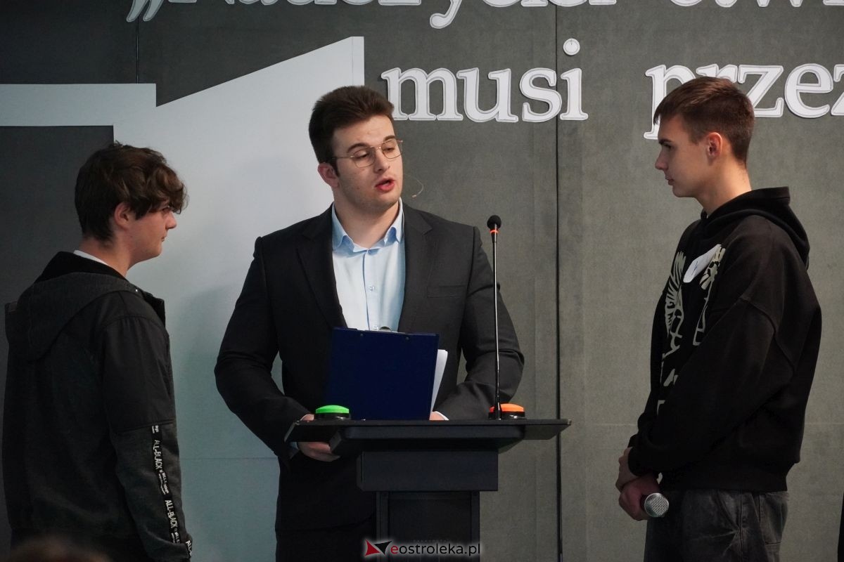 Metalówka ma skarb! Do szkoły trafiła pamiątka dr Psarskiego [15.10] - zdjęcie #29 - eOstroleka.pl