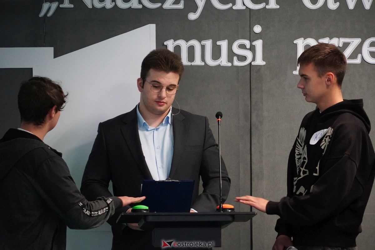 Metalówka ma skarb! Do szkoły trafiła pamiątka dr Psarskiego [15.10] - zdjęcie #28 - eOstroleka.pl