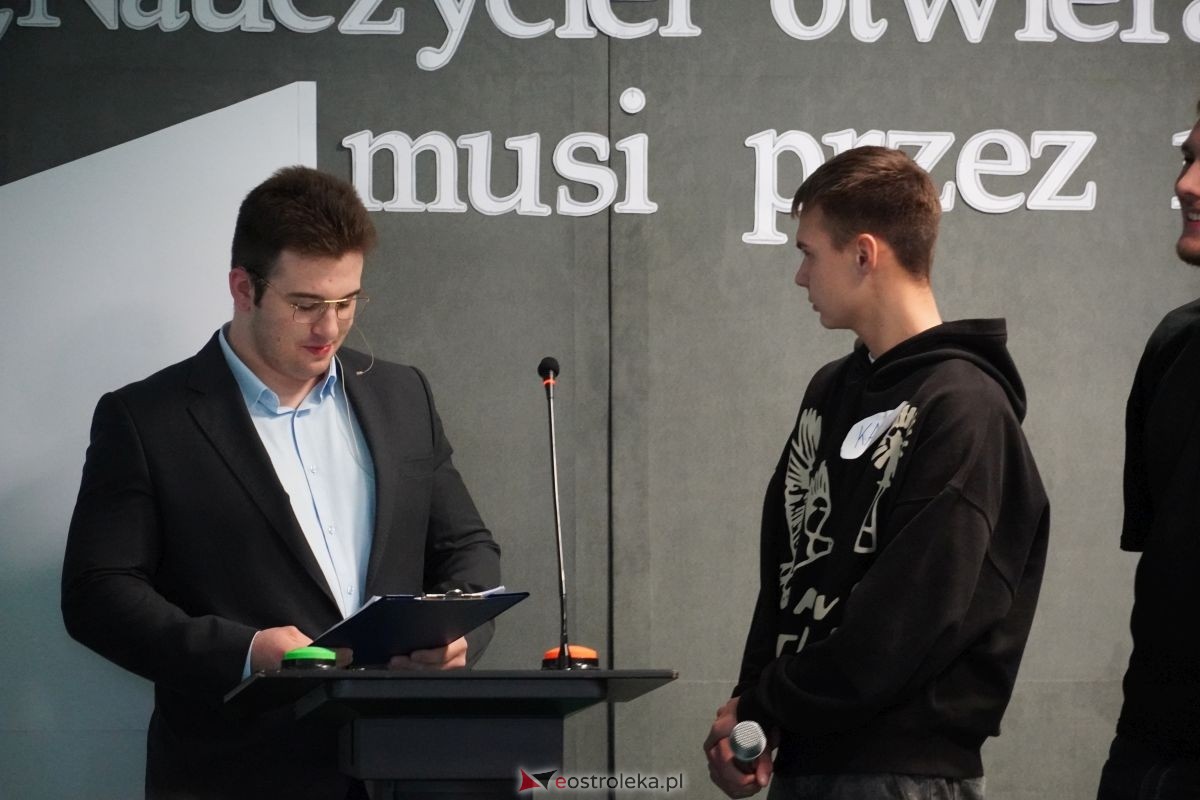 Metalówka ma skarb! Do szkoły trafiła pamiątka dr Psarskiego [15.10] - zdjęcie #27 - eOstroleka.pl