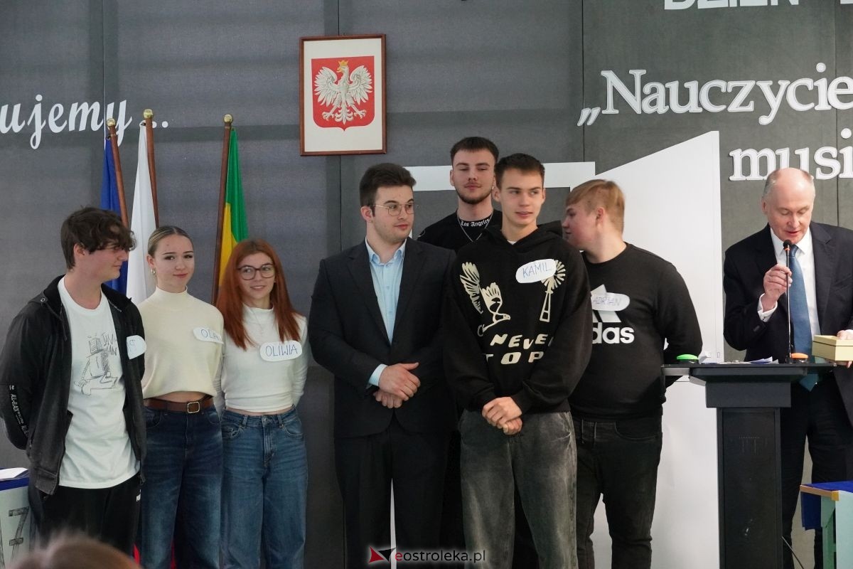 Metalówka ma skarb! Do szkoły trafiła pamiątka dr Psarskiego [15.10] - zdjęcie #20 - eOstroleka.pl