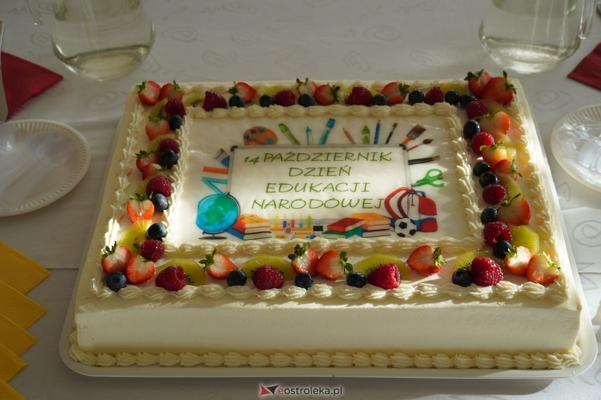 Metalówka ma skarb! Do szkoły trafiła pamiątka dr Psarskiego [15.10] - zdjęcie #9 - eOstroleka.pl