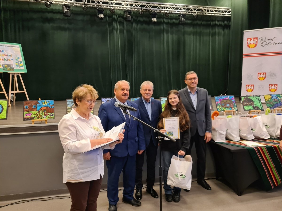  PODSUMOWANIE KONKURSU PLASTYCZNEGO WITRAŻE MYSZYNIECKIE/KURPIOWSKIE [15.10.2025] - zdjęcie #35 - eOstroleka.pl