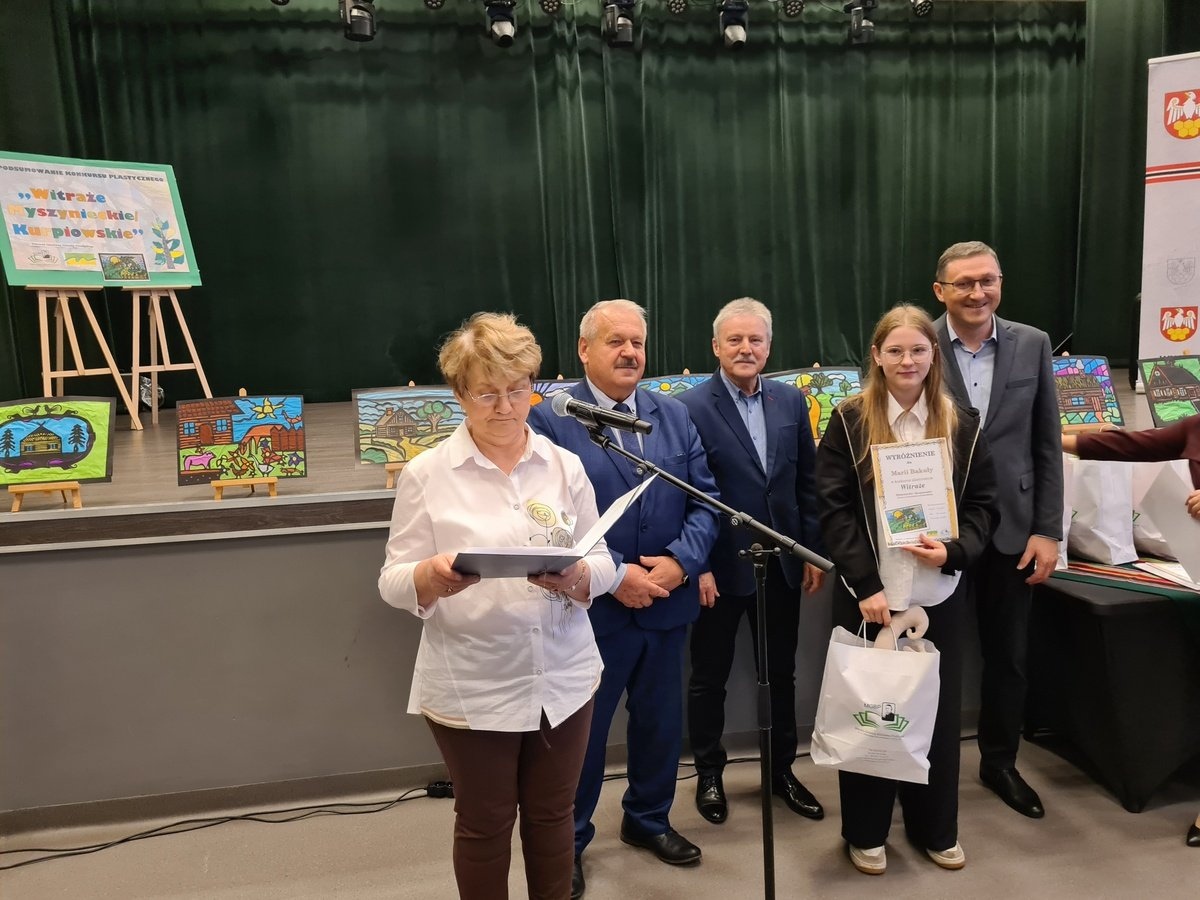  PODSUMOWANIE KONKURSU PLASTYCZNEGO WITRAŻE MYSZYNIECKIE/KURPIOWSKIE [15.10.2025] - zdjęcie #33 - eOstroleka.pl