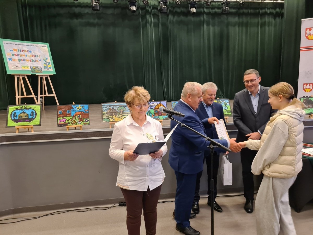  PODSUMOWANIE KONKURSU PLASTYCZNEGO WITRAŻE MYSZYNIECKIE/KURPIOWSKIE [15.10.2025] - zdjęcie #25 - eOstroleka.pl