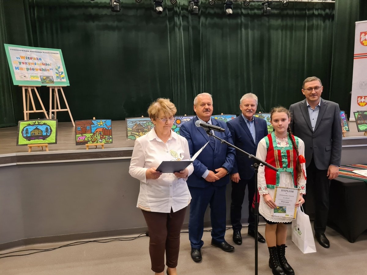 PODSUMOWANIE KONKURSU PLASTYCZNEGO WITRAŻE MYSZYNIECKIE/KURPIOWSKIE [15.10.2025] - zdjęcie #24 - eOstroleka.pl