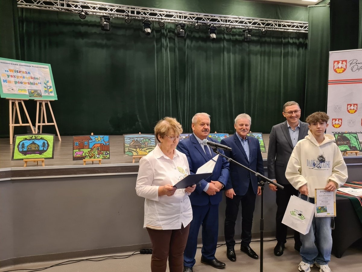  PODSUMOWANIE KONKURSU PLASTYCZNEGO WITRAŻE MYSZYNIECKIE/KURPIOWSKIE [15.10.2025] - zdjęcie #21 - eOstroleka.pl