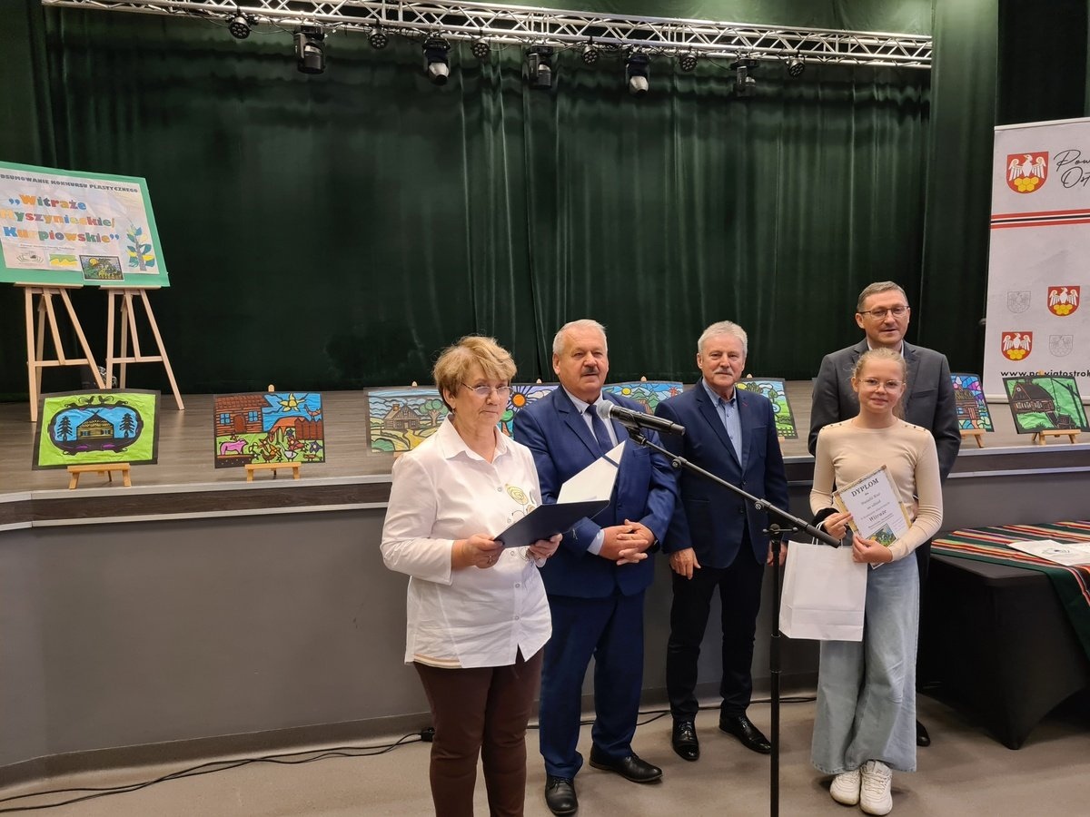  PODSUMOWANIE KONKURSU PLASTYCZNEGO WITRAŻE MYSZYNIECKIE/KURPIOWSKIE [15.10.2025] - zdjęcie #20 - eOstroleka.pl