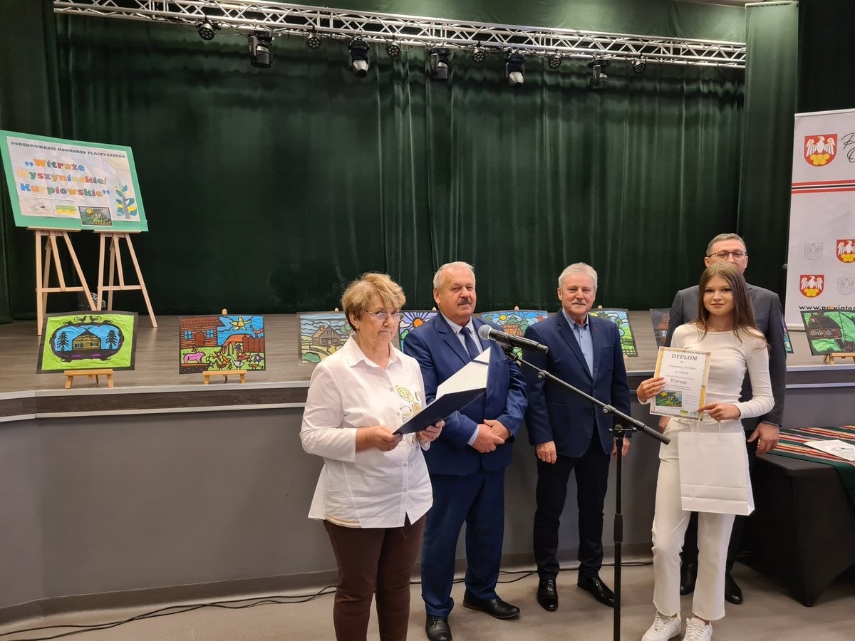  PODSUMOWANIE KONKURSU PLASTYCZNEGO WITRAŻE MYSZYNIECKIE/KURPIOWSKIE [15.10.2025] - zdjęcie #16 - eOstroleka.pl