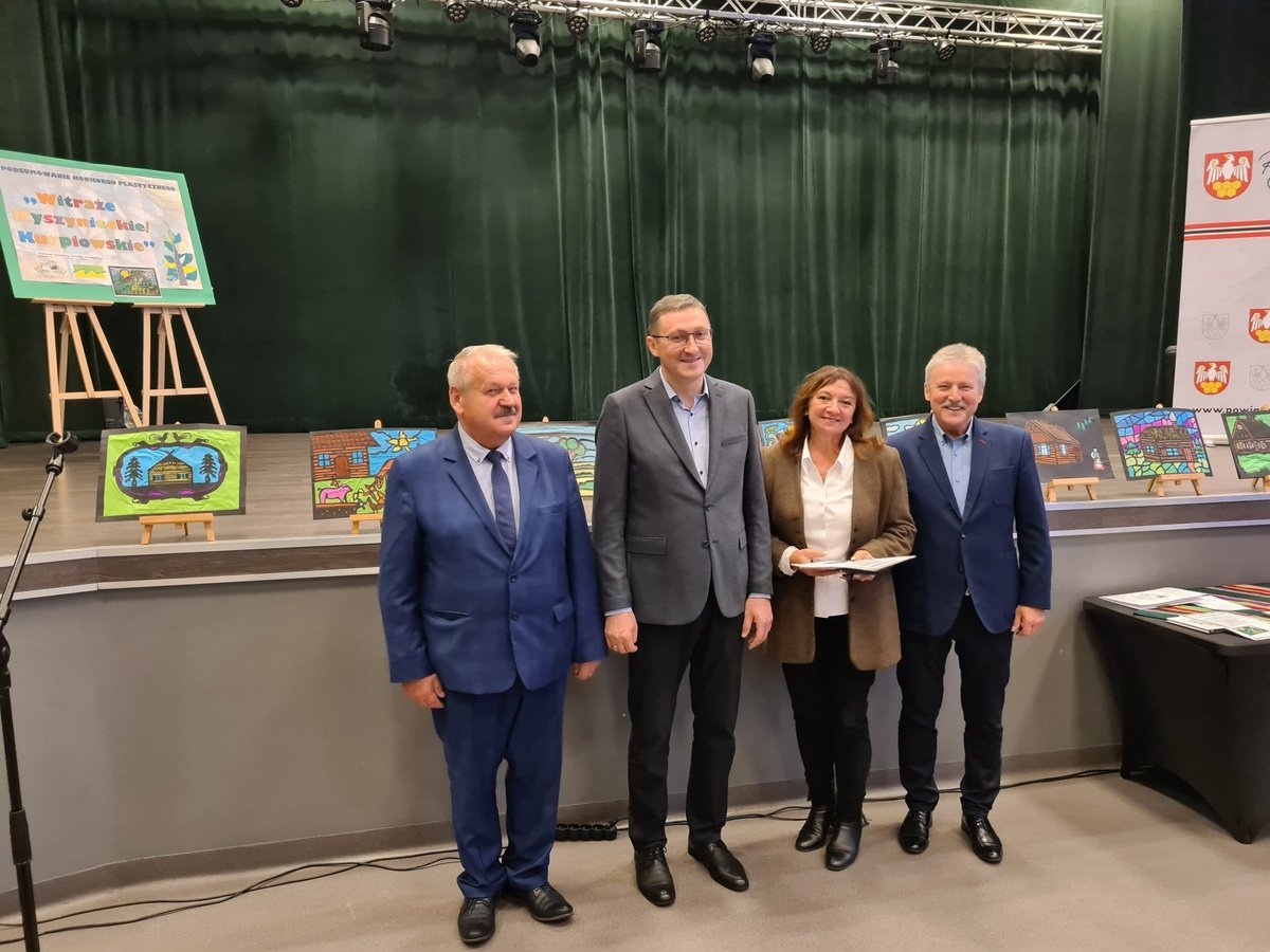  PODSUMOWANIE KONKURSU PLASTYCZNEGO WITRAŻE MYSZYNIECKIE/KURPIOWSKIE [15.10.2025] - zdjęcie #7 - eOstroleka.pl