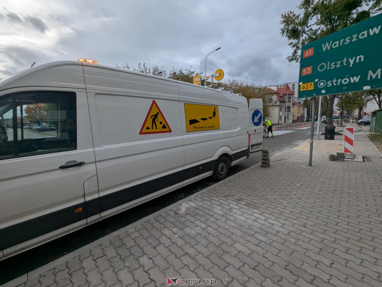 Malowanie pasów przy Goworowskiej [15.10.2025] - zdjęcie #6 - eOstroleka.pl