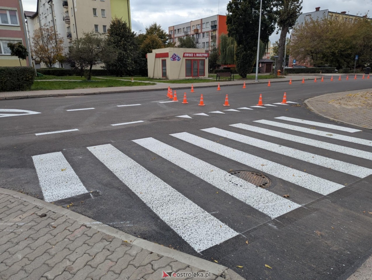 Malowanie pasów przy Goworowskiej [15.10.2025] - zdjęcie #8 - eOstroleka.pl
