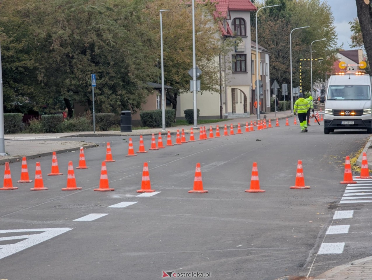 Malowanie pasów przy Goworowskiej [15.10.2025] - zdjęcie #3 - eOstroleka.pl
