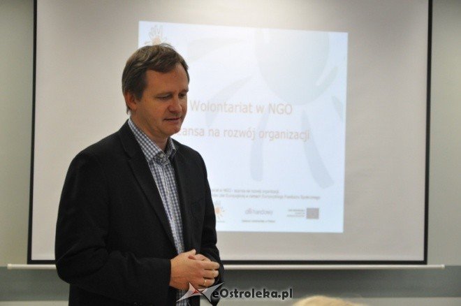 Spotkanie Rozwój i promocja wolontariatu w Ostrołęce (26.X.2011) - zdjęcie #9 - eOstroleka.pl