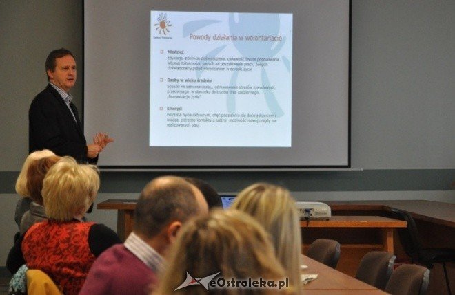 Spotkanie Rozwój i promocja wolontariatu w Ostrołęce (26.X.2011) - zdjęcie #1 - eOstroleka.pl