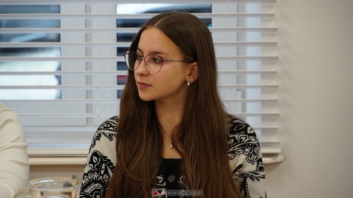 Inauguracyjna sesja Młodzieżowej Rady Miasta Ostrołęka [16.10.2025] - zdjęcie #45 - eOstroleka.pl