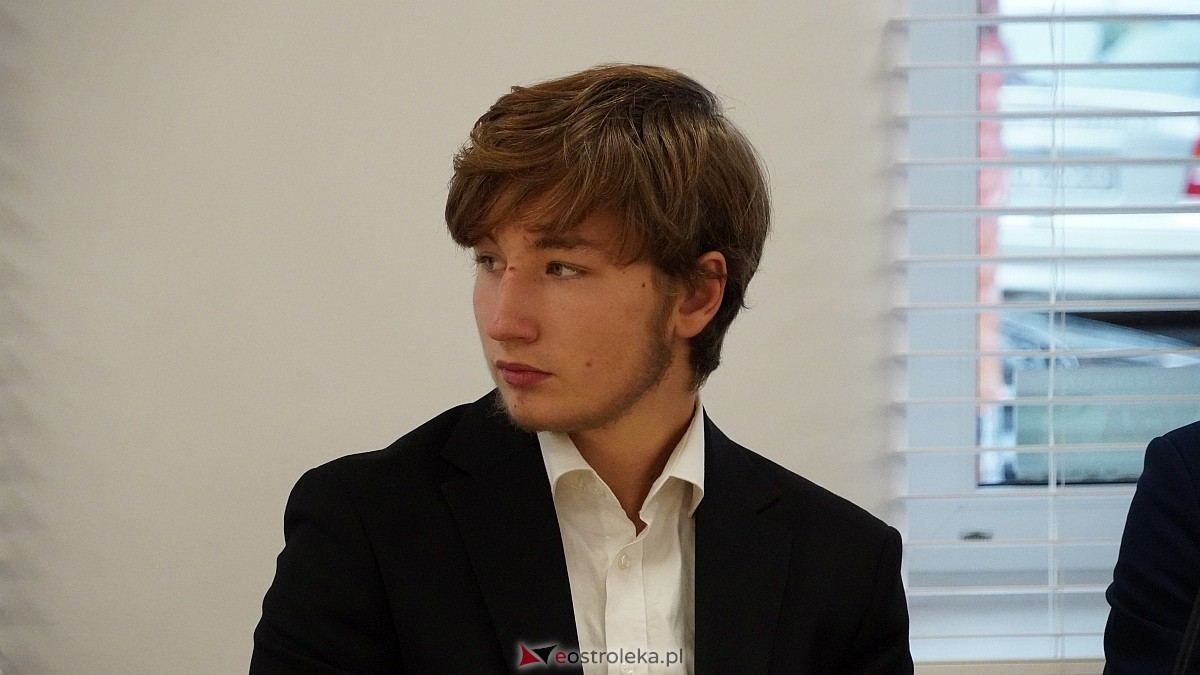 Inauguracyjna sesja Młodzieżowej Rady Miasta Ostrołęka [16.10.2025] - zdjęcie #44 - eOstroleka.pl