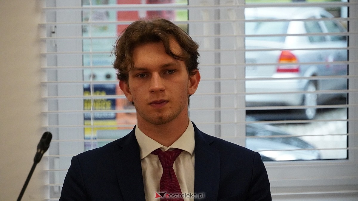 Inauguracyjna sesja Młodzieżowej Rady Miasta Ostrołęka [16.10.2025] - zdjęcie #43 - eOstroleka.pl