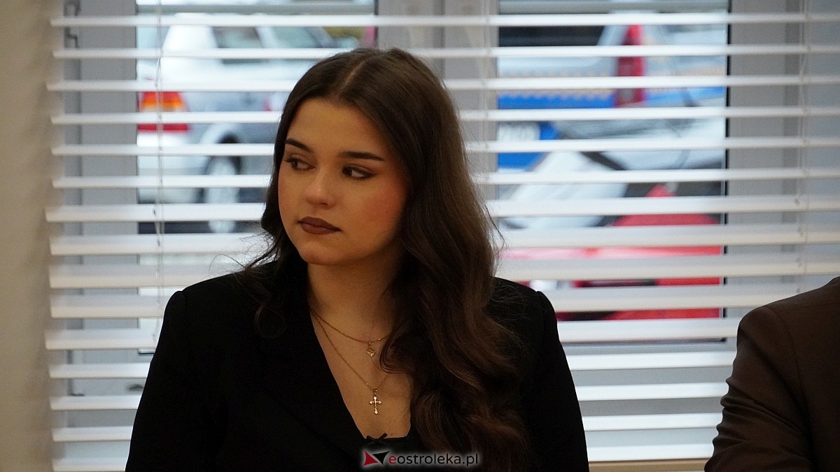 Inauguracyjna sesja Młodzieżowej Rady Miasta Ostrołęka [16.10.2025] - zdjęcie #38 - eOstroleka.pl