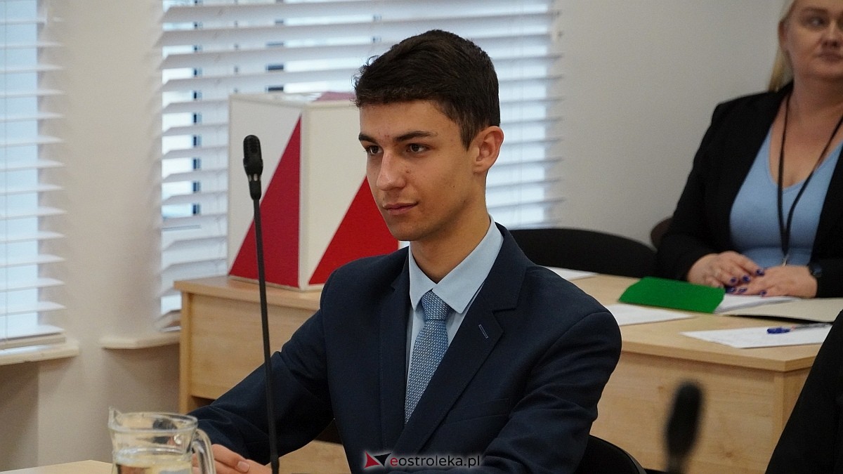 Inauguracyjna sesja Młodzieżowej Rady Miasta Ostrołęka [16.10.2025] - zdjęcie #35 - eOstroleka.pl