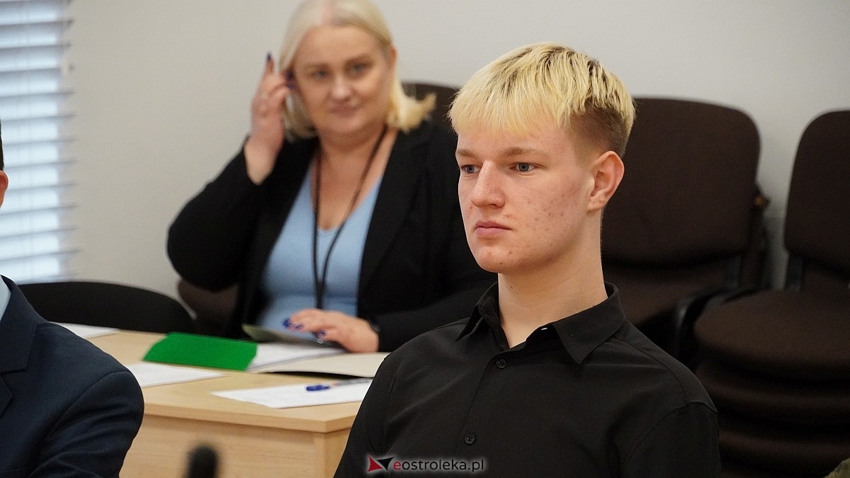 Inauguracyjna sesja Młodzieżowej Rady Miasta Ostrołęka [16.10.2025] - zdjęcie #34 - eOstroleka.pl