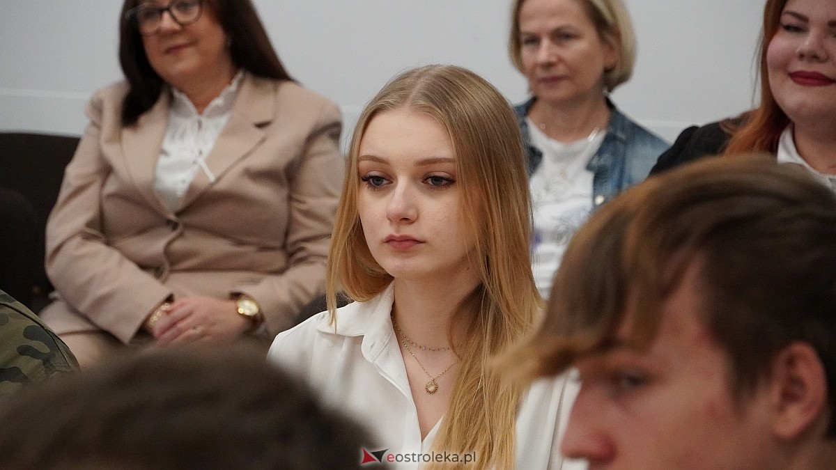 Inauguracyjna sesja Młodzieżowej Rady Miasta Ostrołęka [16.10.2025] - zdjęcie #32 - eOstroleka.pl