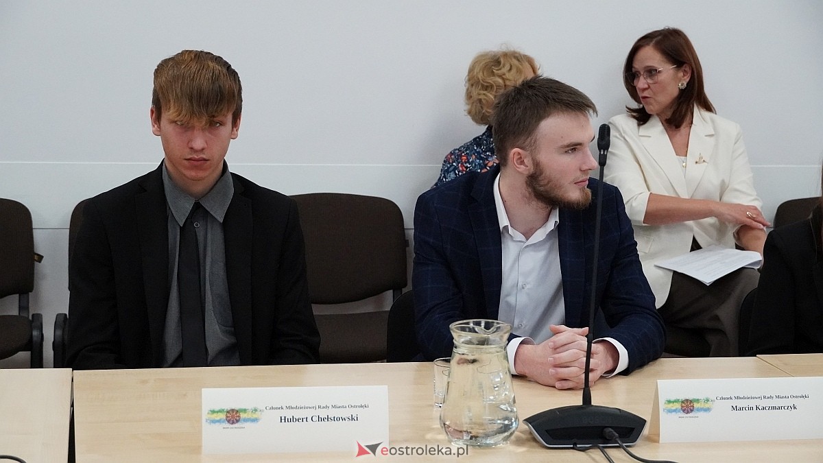 Inauguracyjna sesja Młodzieżowej Rady Miasta Ostrołęka [16.10.2025] - zdjęcie #31 - eOstroleka.pl