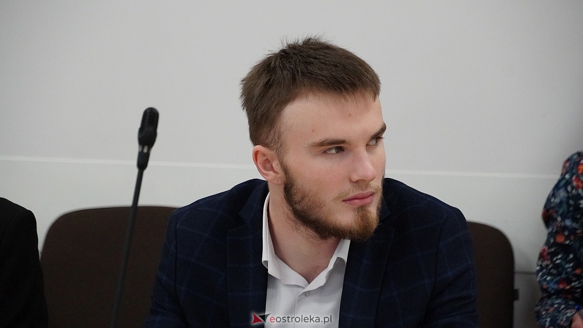 Inauguracyjna sesja Młodzieżowej Rady Miasta Ostrołęka [16.10.2025] - zdjęcie #29 - eOstroleka.pl