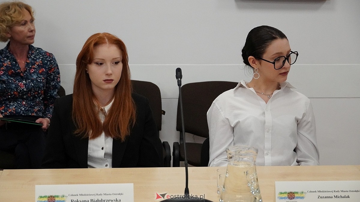 Inauguracyjna sesja Młodzieżowej Rady Miasta Ostrołęka [16.10.2025] - zdjęcie #28 - eOstroleka.pl
