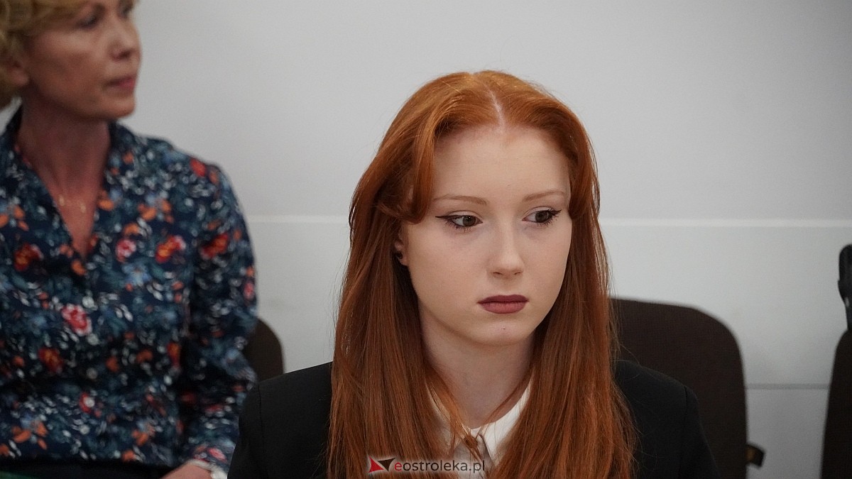 Inauguracyjna sesja Młodzieżowej Rady Miasta Ostrołęka [16.10.2025] - zdjęcie #27 - eOstroleka.pl