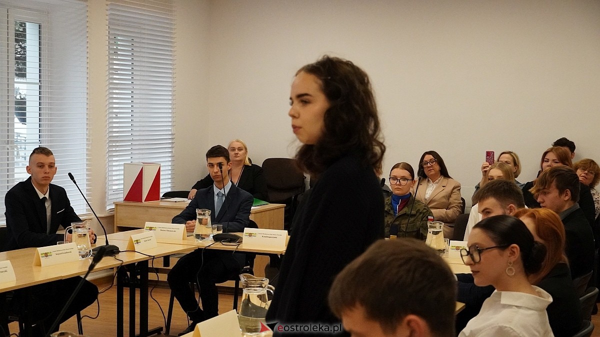 Inauguracyjna sesja Młodzieżowej Rady Miasta Ostrołęka [16.10.2025] - zdjęcie #21 - eOstroleka.pl