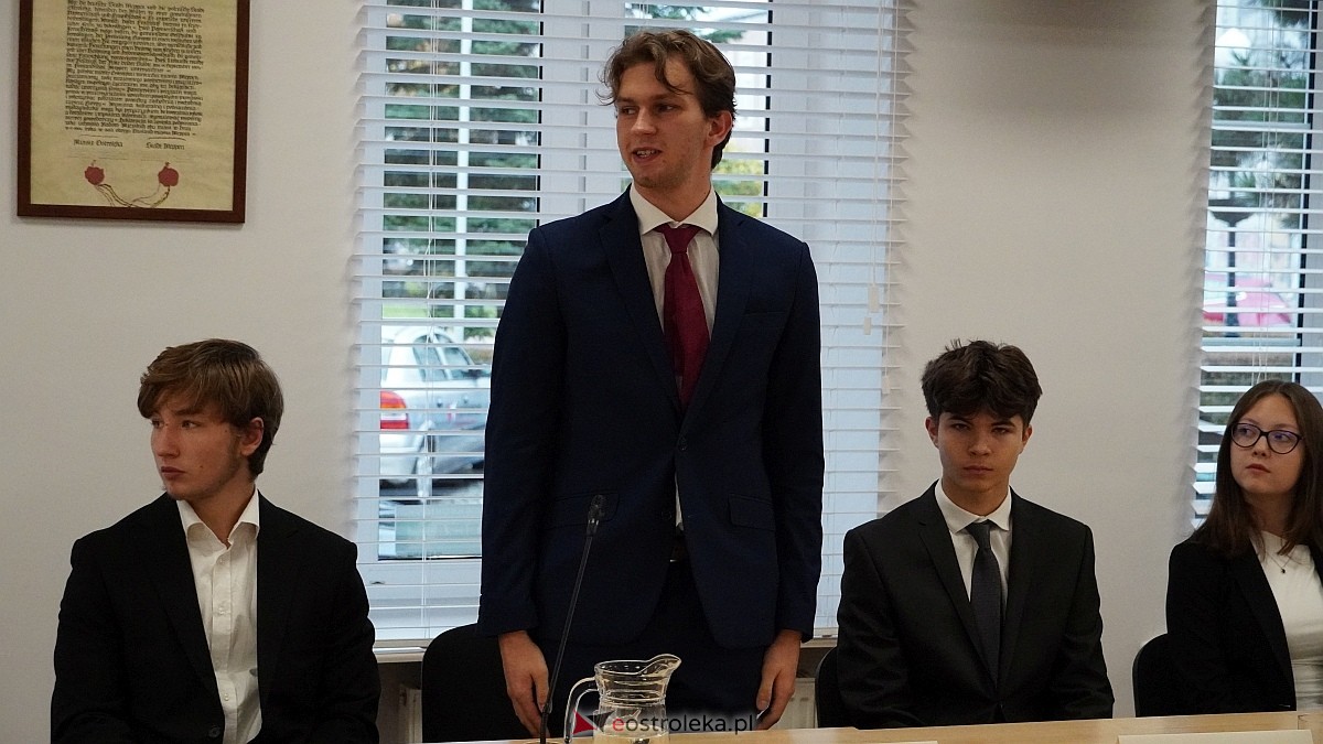 Inauguracyjna sesja Młodzieżowej Rady Miasta Ostrołęka [16.10.2025] - zdjęcie #18 - eOstroleka.pl
