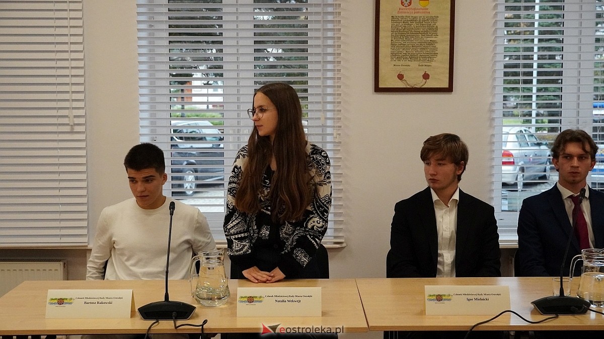 Inauguracyjna sesja Młodzieżowej Rady Miasta Ostrołęka [16.10.2025] - zdjęcie #16 - eOstroleka.pl