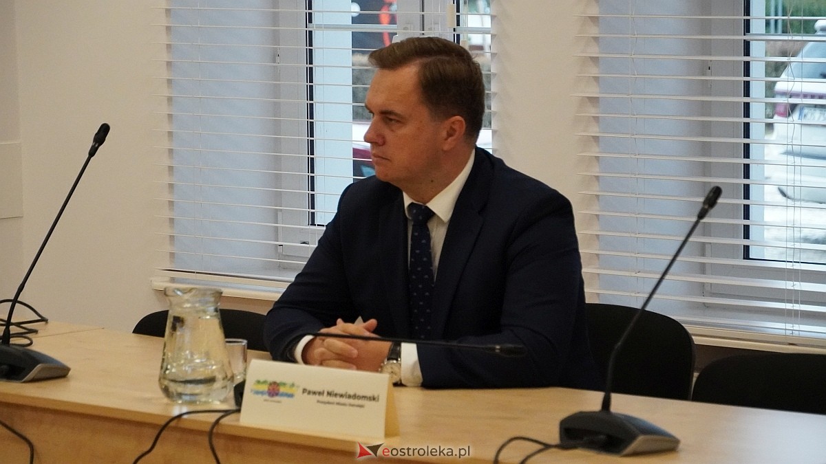 Inauguracyjna sesja Młodzieżowej Rady Miasta Ostrołęka [16.10.2025] - zdjęcie #12 - eOstroleka.pl